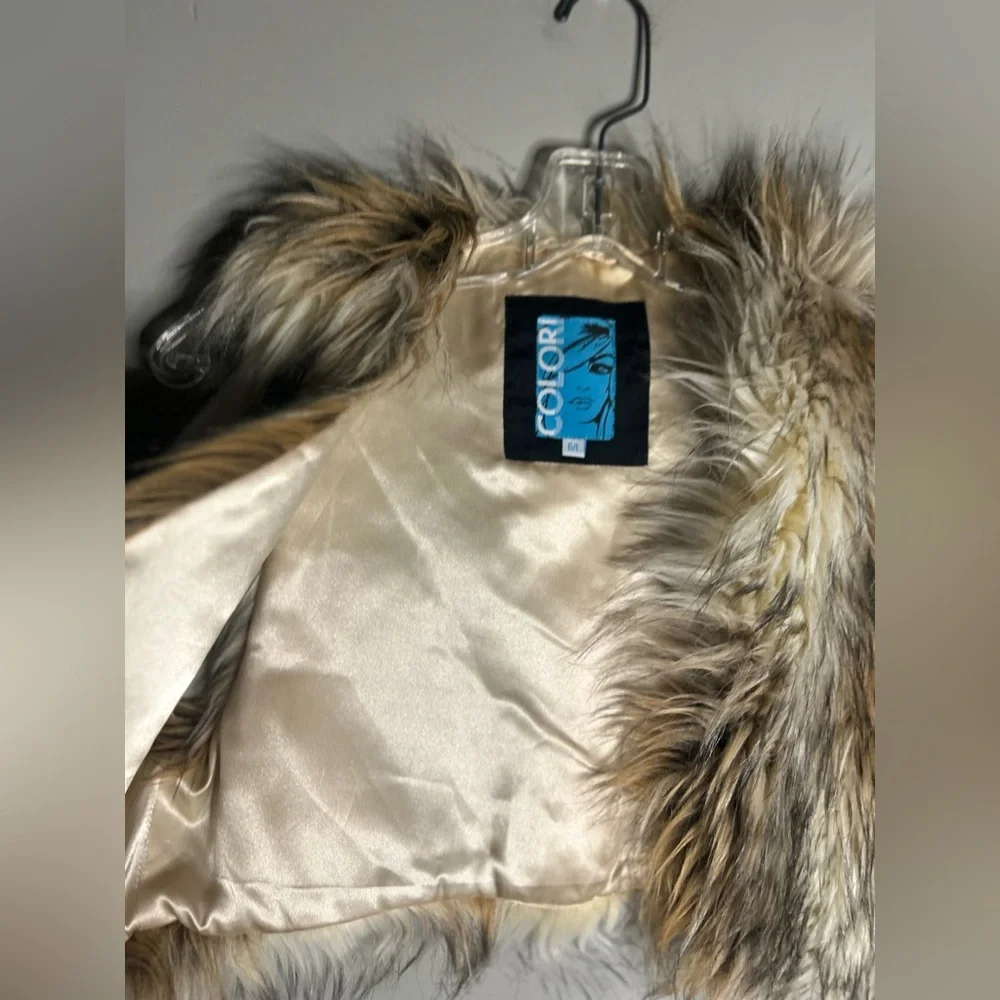 Cropped faux fur vest - Picture 4 of 7
